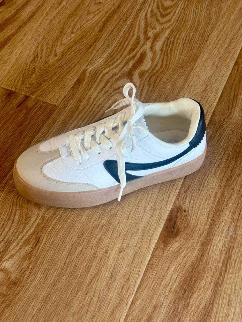 Dolce Vita Russo Retro Soccer Sneakers White Black Gum Sole Women's 7.5 - Picture 8 of 10